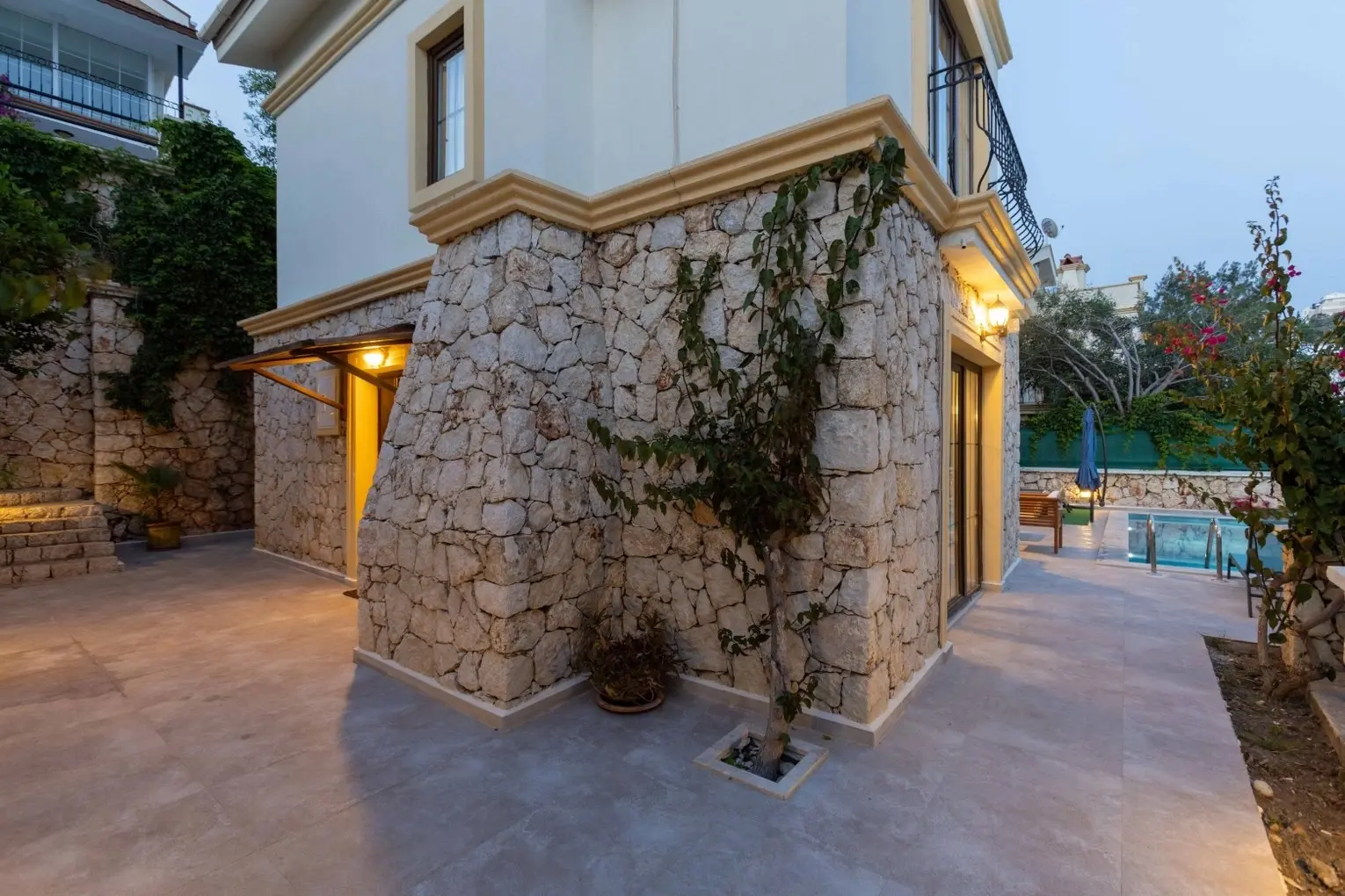 Real estate in Kalamar